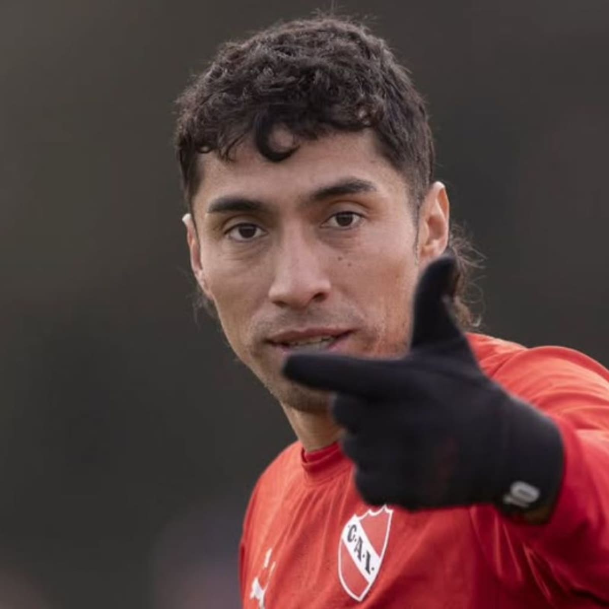 Mucho menos que las figuras: el sueldo de Luciano Cabral que lo podría acercar a Colo-Colo