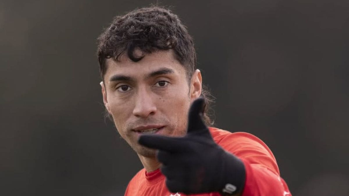 Mucho menos que las figuras: el sueldo de Luciano Cabral que lo podría acercar a Colo-Colo