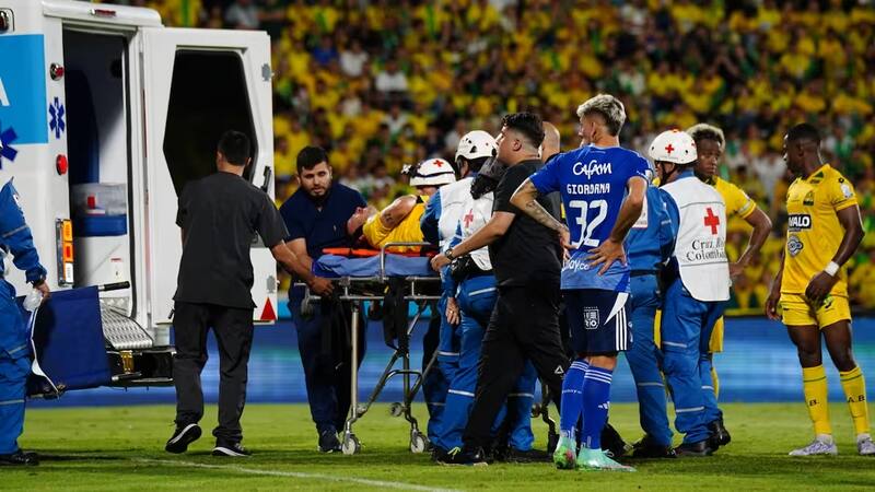 El delantero ex Universidad de Chile y rival de Colo Colo en Copa Libertadores, sufrió un fuerte choque que lo dejó en el hospital.