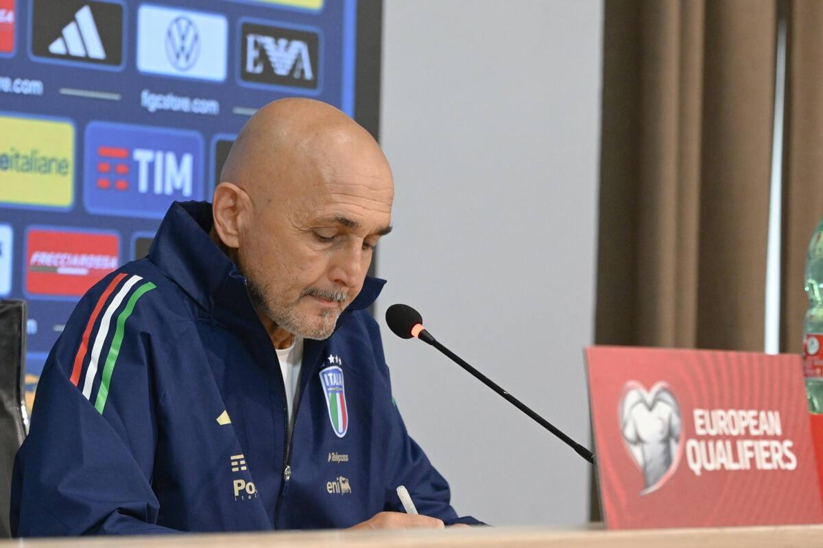 El DT dirige su último partido al mando de Italia.