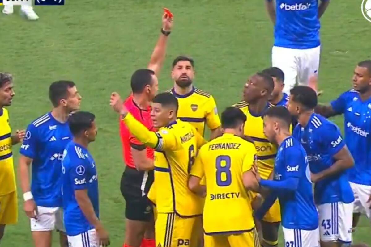 se fue expulsado a los 29 segundos en Brasil ante Cruzeiro.