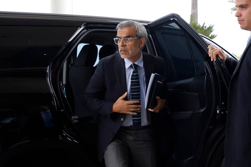 Ministro de Seguridad Pública. Agencia Aton
