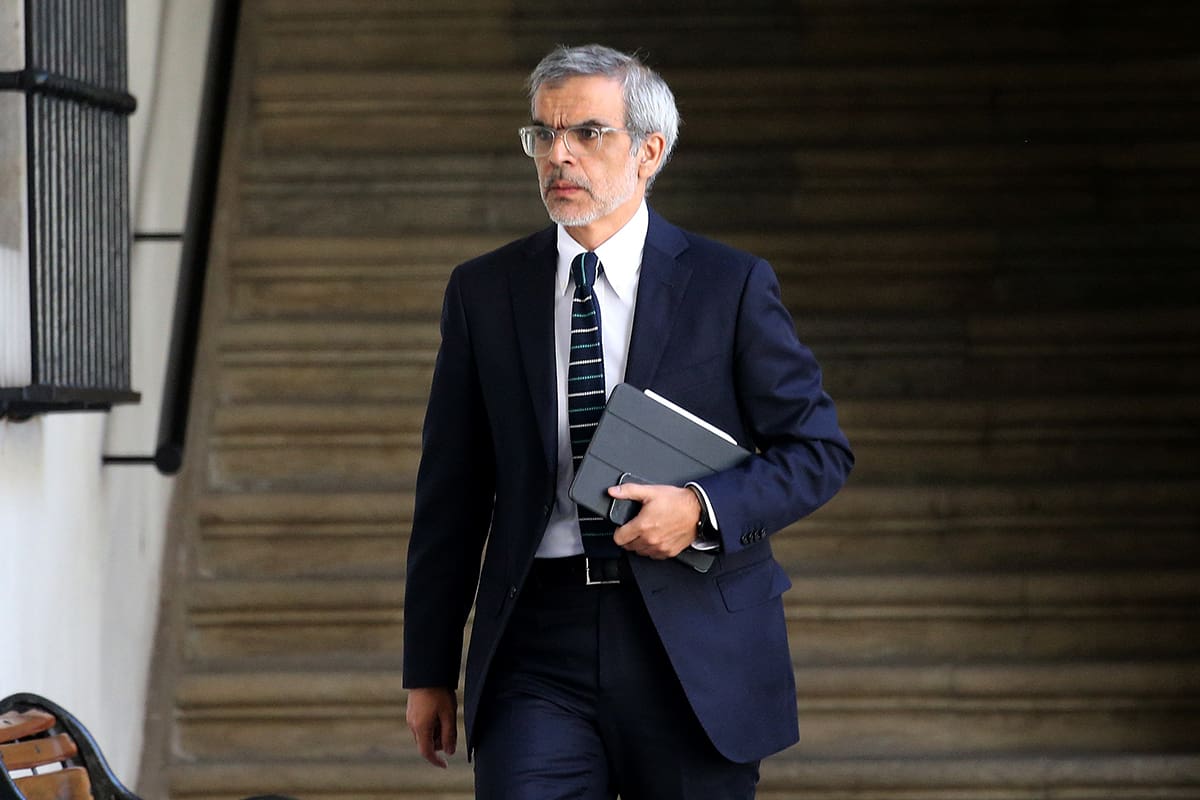 Luis Cordero señaló que en la caja fuerte de los gastos reservados del subsecretario, solo se encontró un millón de pesos. Créditos: ATON.