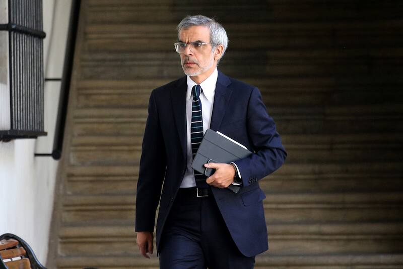 El ministro se refirió al futuro del fútbol chileno. Créditos: ATON.