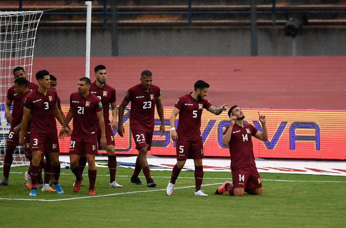 Fracasó en la U, ya le pegó duro a La Roja y quiere volver a darle un golpe a Chile en las Eliminatorias