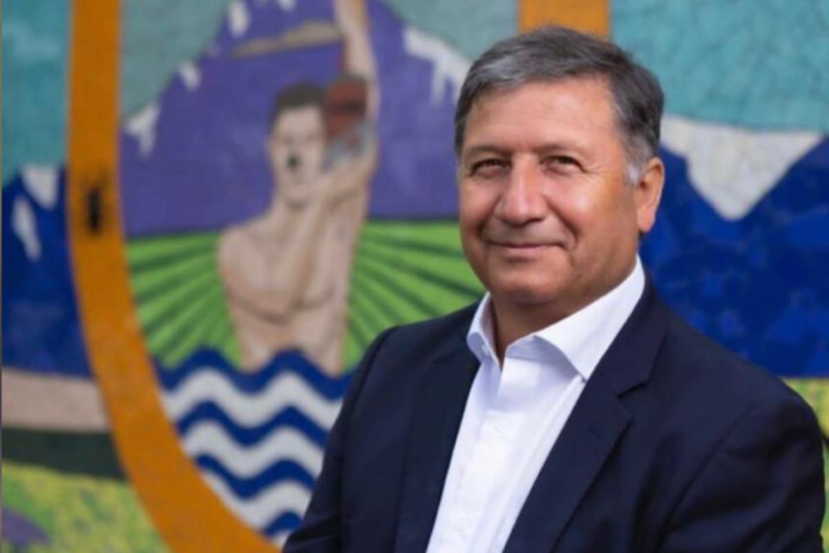 El militante del Partido Socialista se impusó como candidato alcalde de Puente Alto.