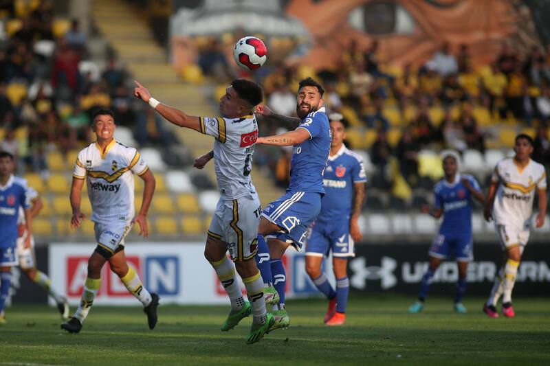 Luis Felipe Gallegos comenzó como titular en la era de Mauricio Pellegrino. Crédito: Agencia Aton.