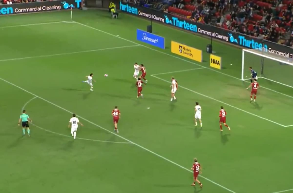 VIDEO | Impresionante volea: el olvidado Luis Felipe Gallegos se mandó este golazo en Australia