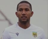 VIDEO | Luis Guerra sorprende y fue presentado como estrella en club de exótica liga