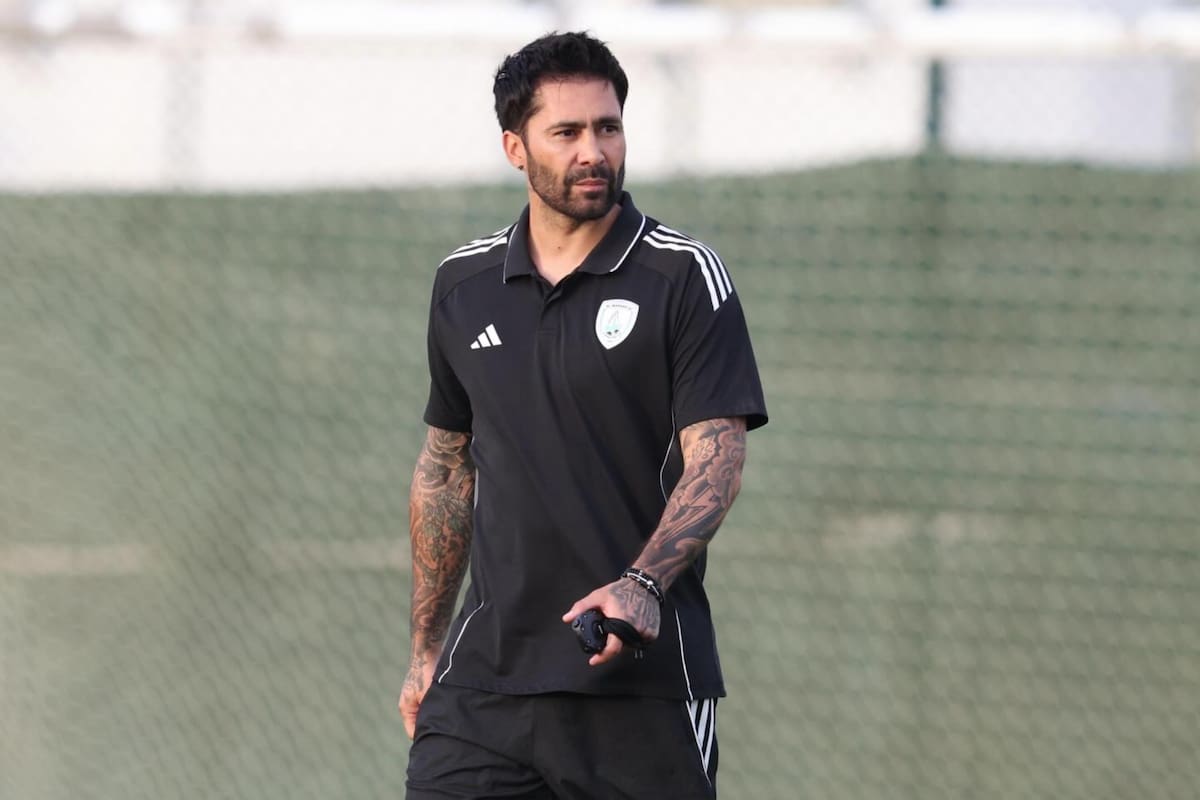 Destapan la millonaria deuda que arrastraría el exfutbolista con su padre enfermo. Foto: Instagram.
