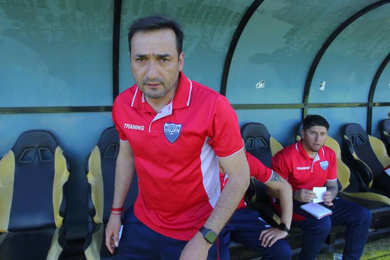 Luis Landeros al mando de Deportes Recoleta.