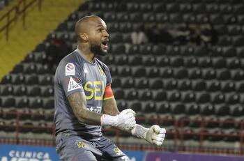 Perdió el puesto con el Zanahoria: Luis Mejía estaría viviendo sus últimos días en Unión Española