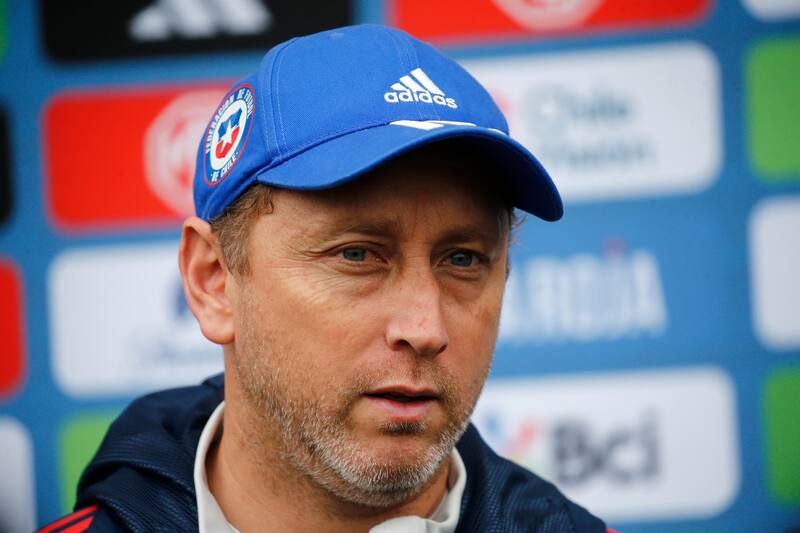 , entrenador de la Selección Chilena Femenina. Foto: Agencia Aton.