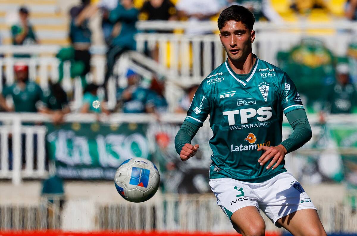 Sorprenden en insólito hecho policial a jugador de Santiago Wanderers e hijo de mundialista con la Roja