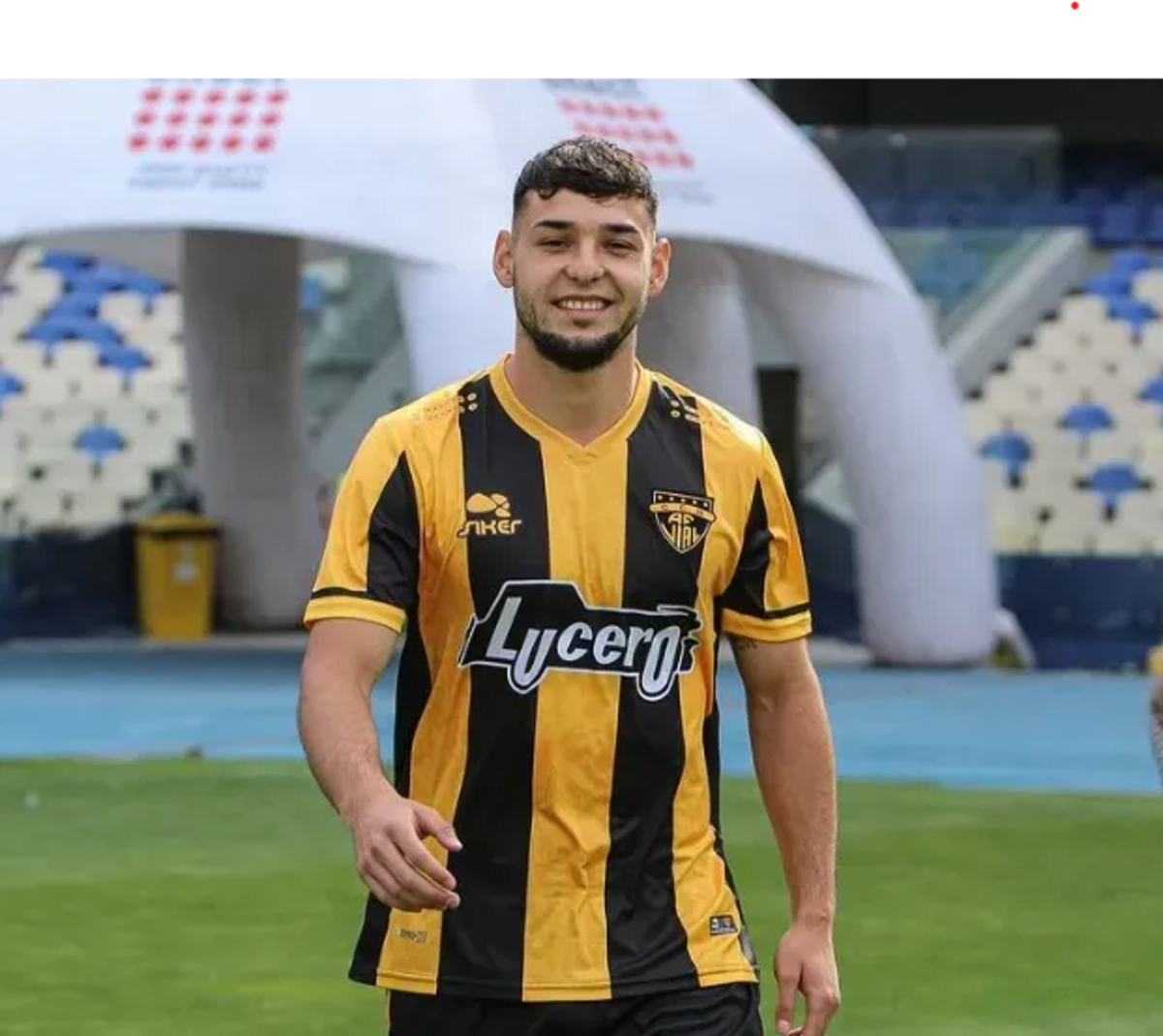 Muñoz estuvo a préstamo en Fernández Vial.