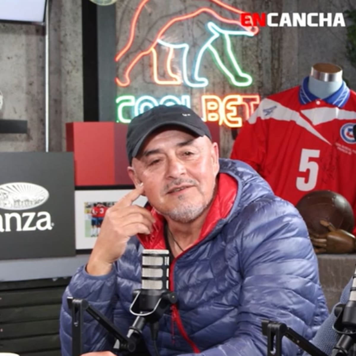 VIDEO | “Nelson Acosta me llamó y me dijo: ‘Está la cagá’, los huevones del Colo no quieren pasar a los jugadores’”