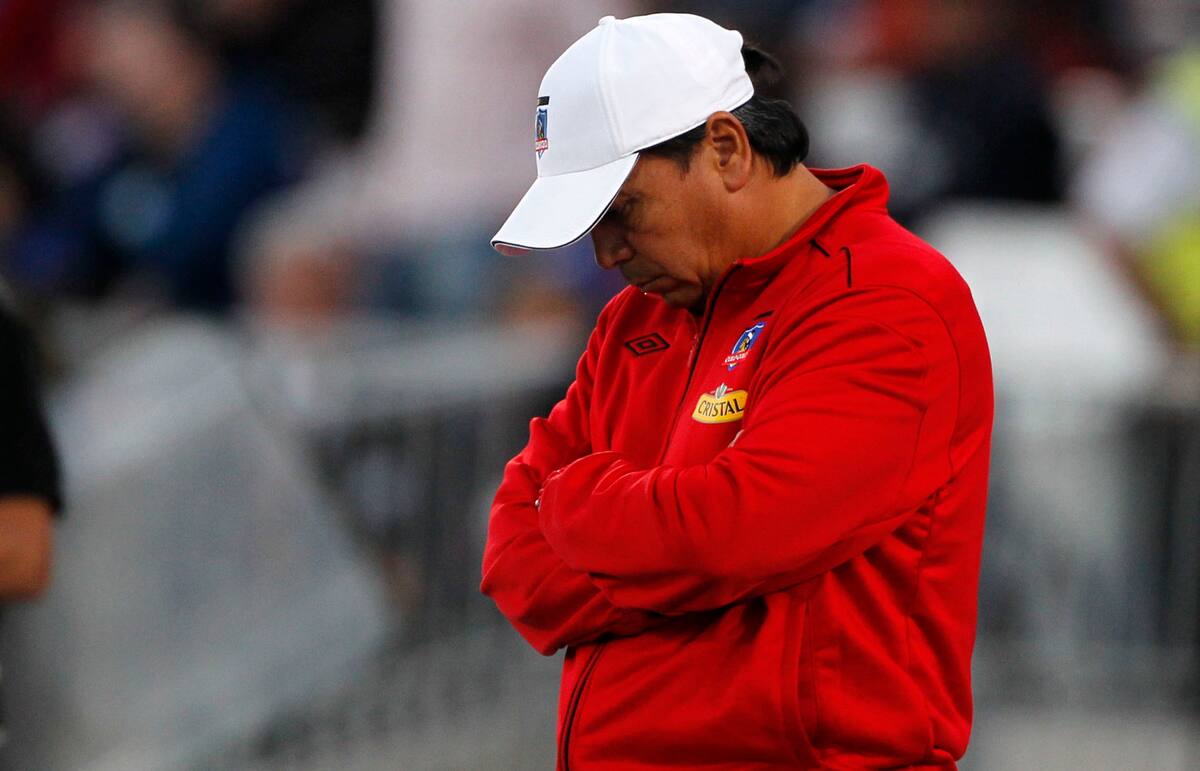 fue el último DT de Colo Colo que perdió su puesto tras perder un Superclásico. Agencia Aton