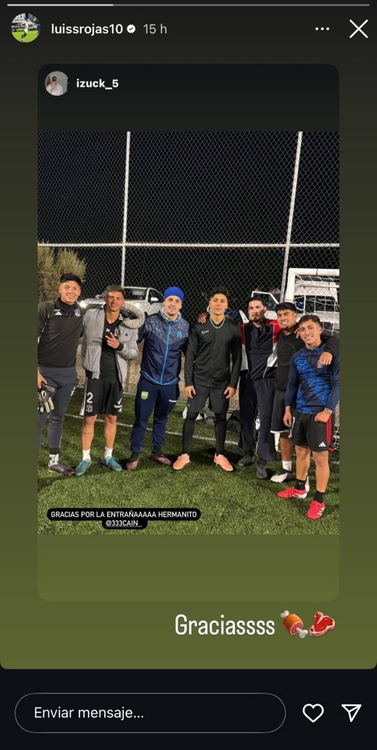 El canterano de la U junto a Damián Pizarro y amigos jugando en equipos de barrio.