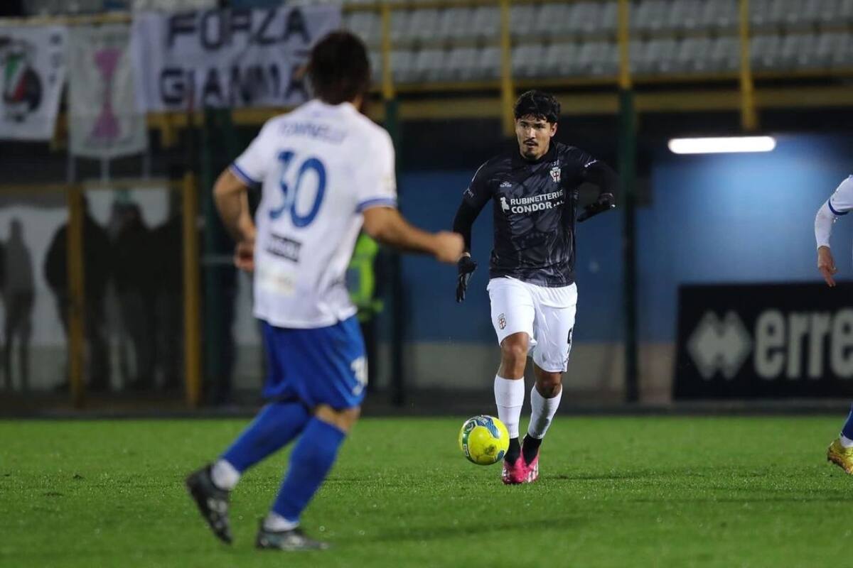 tiene decidido su futuro en Italia. Foto: Instagram Pro Vercelli.