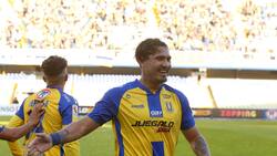 Más cerca del ascenso: U. de Conce sigue en racha y venció por 2-0 a Curicó Unido