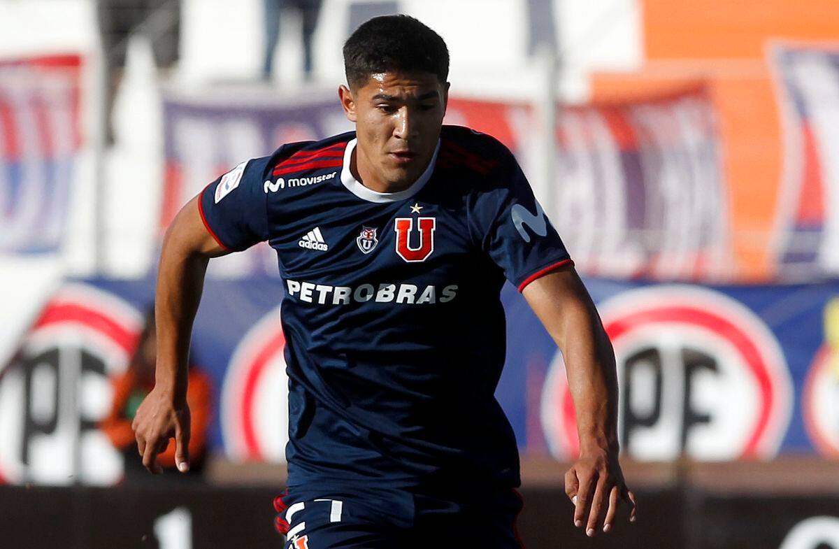 defendiendo a la Universidad de Chile.