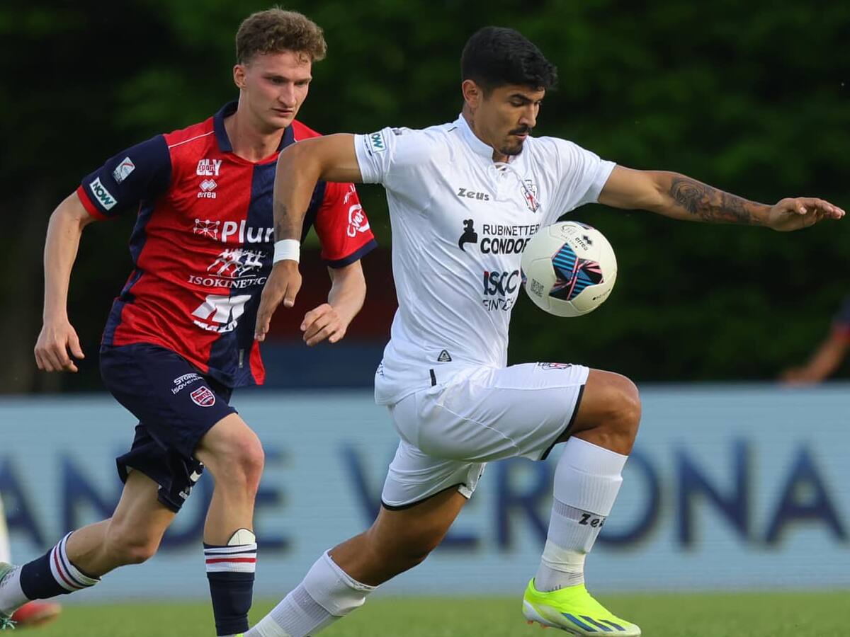 Luis Rojas atraviesa un complejo momento en el Crotone de la Serie C de Italia.
