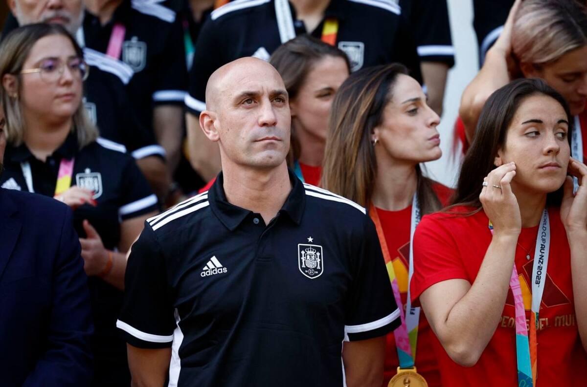 Escándalo en España: Luis Rubiales se negó a renunciar y figuras de la selección femenina estallan en redes