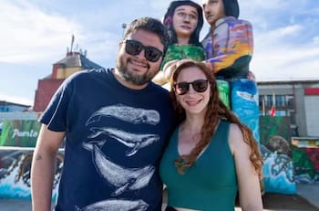 Con ostras y música en vivo: Así fue la especial celebración de aniversario de Luis Slimming y su esposa, Ana Pulgar