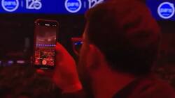 Fail: Pillan a famoso periodista de Mega filmando parte del show de Duki en Viña 2025... pero nunca le dio a grabar