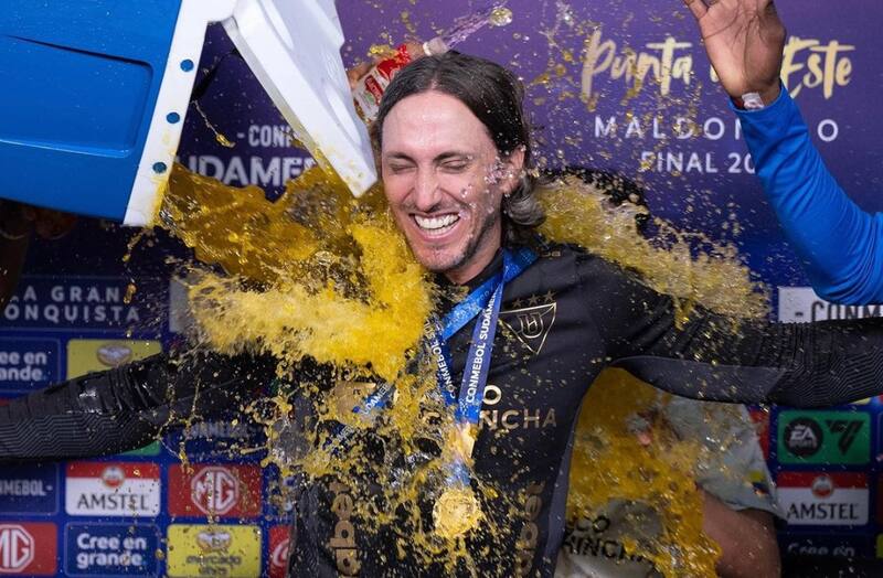 Luis Zubeldía se consagró campeón de la Copa Sudamericana 2023 en Liga de Quito.
