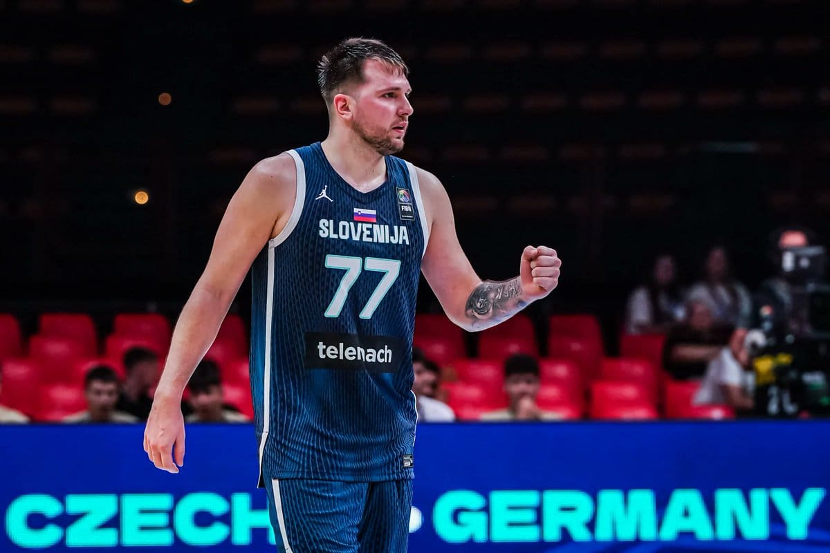 Luka Doncic disputando el Preolímpico con Eslovenia.