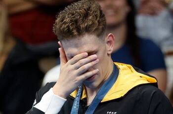 VIDEO | París 2024: el desconsolado llanto de Lukas Maertens tras lograr histórica medalla en natación