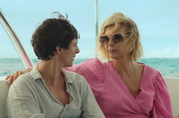 Luna de Miel con Mamá: De qué se trata y quiénes actúan en la película francesa que la rompe en Netflix