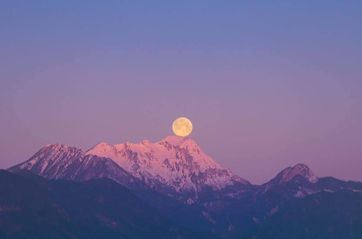 Luna Rosa: ¿Cuándo y a qué hora se podrá ver en Chile el fenómeno astronómico?