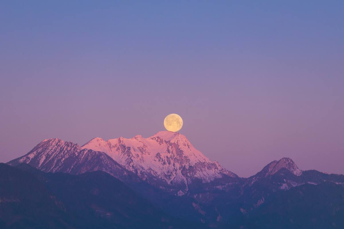 A esta hora podremos ver la Luna Rosa en Chile. Créditos: Pexels