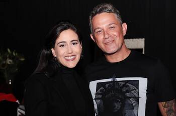 Macarena Ripamonti entregó especial distinción a Alejandro Sanz por su ayuda humanitaria a la Quinta Región