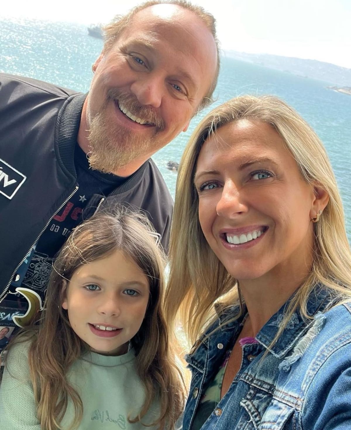 Macarena Tondreau y Alfredo Alonso junto a su hija / Créditos: Instagram