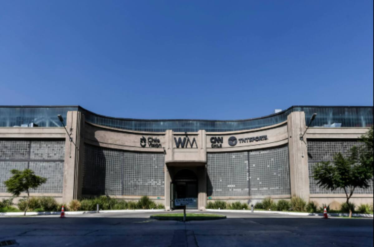 La casa de TNT, CHV y CNN quedó sin luz, afectando a todas sus señales.