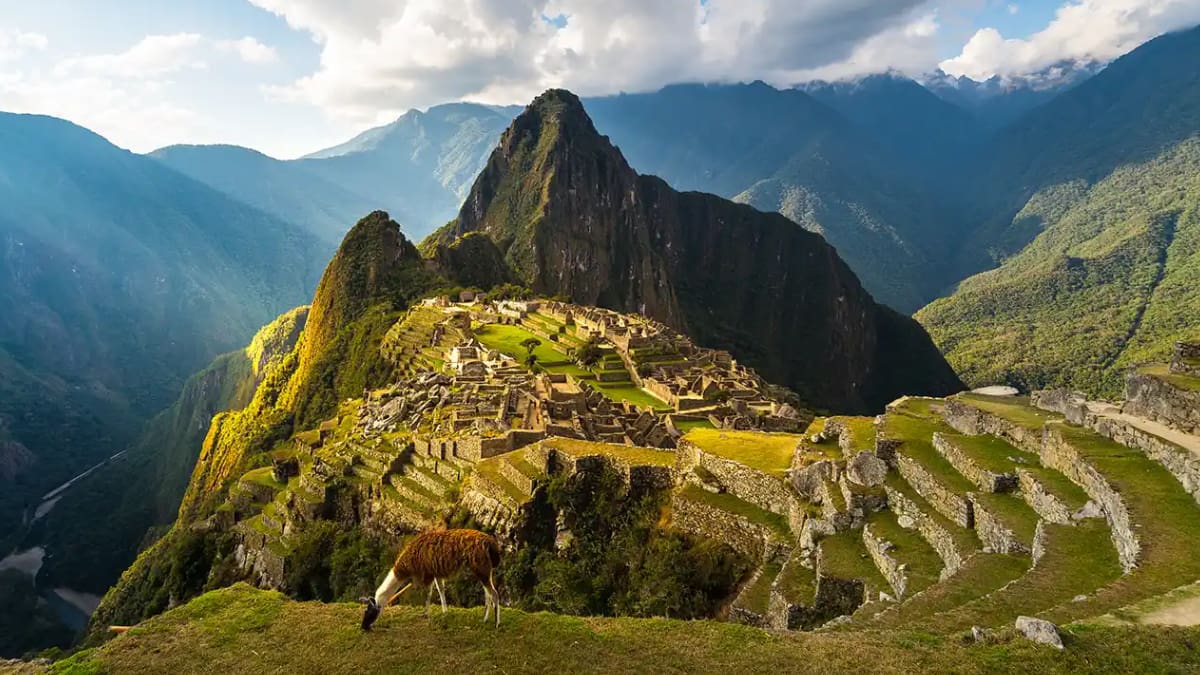 ¿Cuánto cuesta ir a Machu Picchu desde Santiago? Precio de los pasajes en avión y del hospedaje