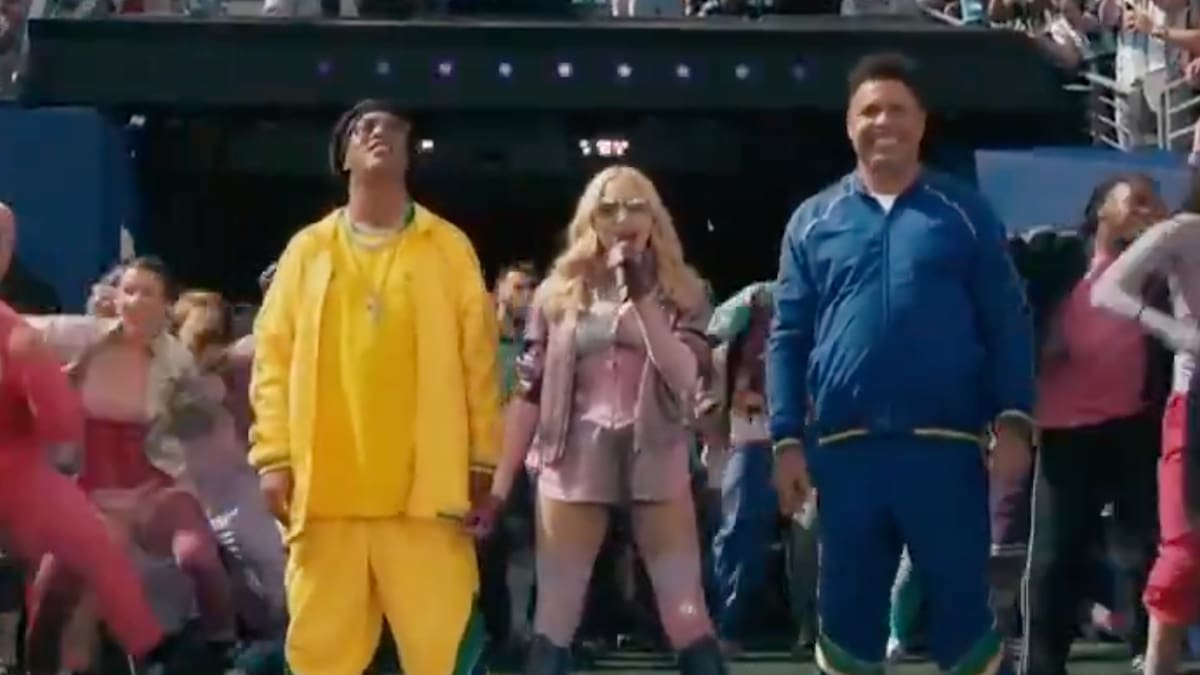 VIDEO | Madonna, Ronaldinho y Ronaldo abrieron el show de medio tiempo en la final del Mundial