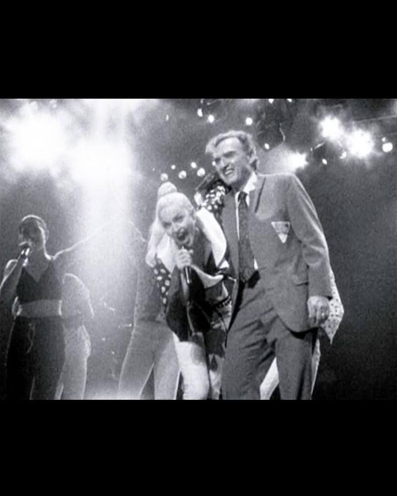 Madonna junto a su padre arriba del escenario