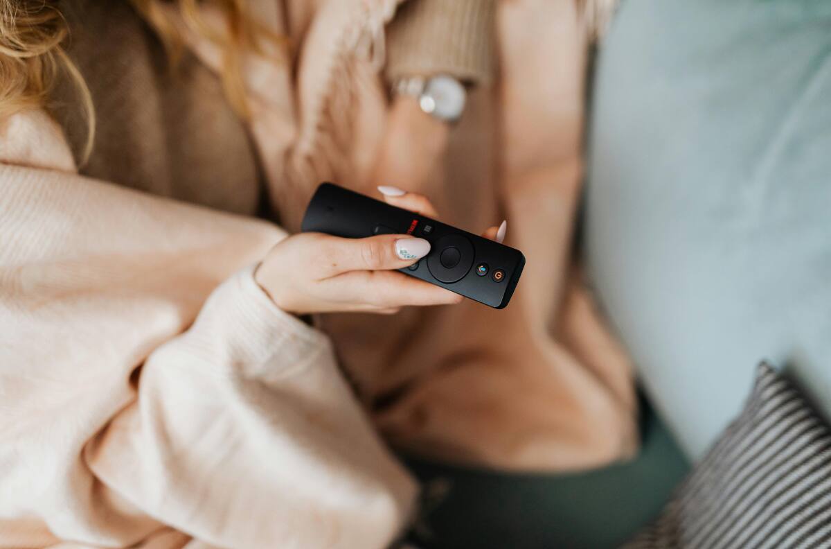 Más de la mitad de las madres chilenas prefieren ver series en esta plataforma de streaming, según estudio