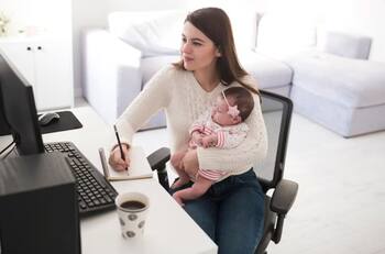 Madres profesionales dedicadas a emprender: ¿Cómo se compatibiliza la maternidad con este tipo de trabajo?