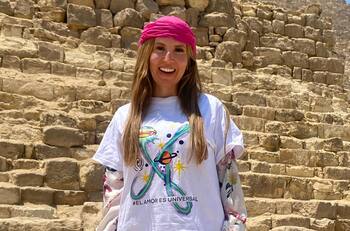 Quién es Mafe Walker, la mujer que habla con los extraterrestres