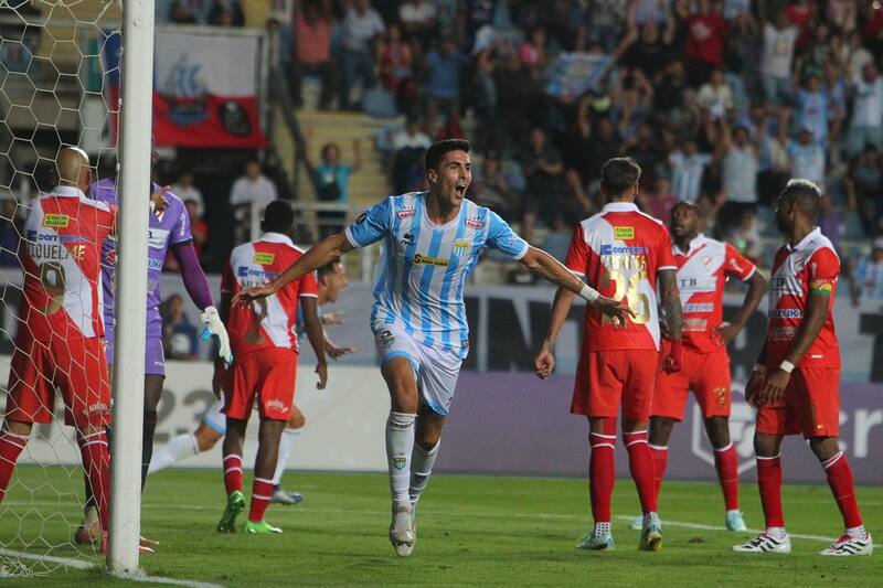 El equipo chileno dejó sin copas internacionales a Always Ready y Wilfried Bony.
Jorge Loyola/Photosport