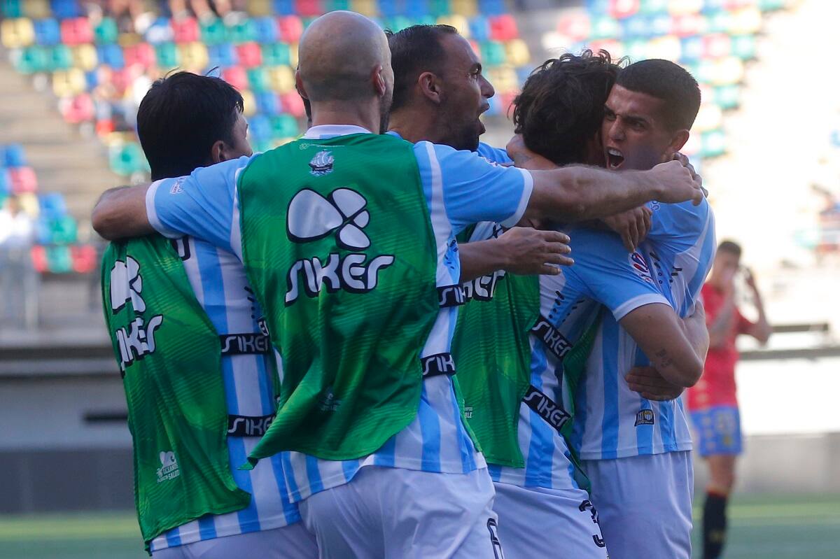 La "Academia" derrotó a Unión Española y lo hundió en la tabla de posiciones.