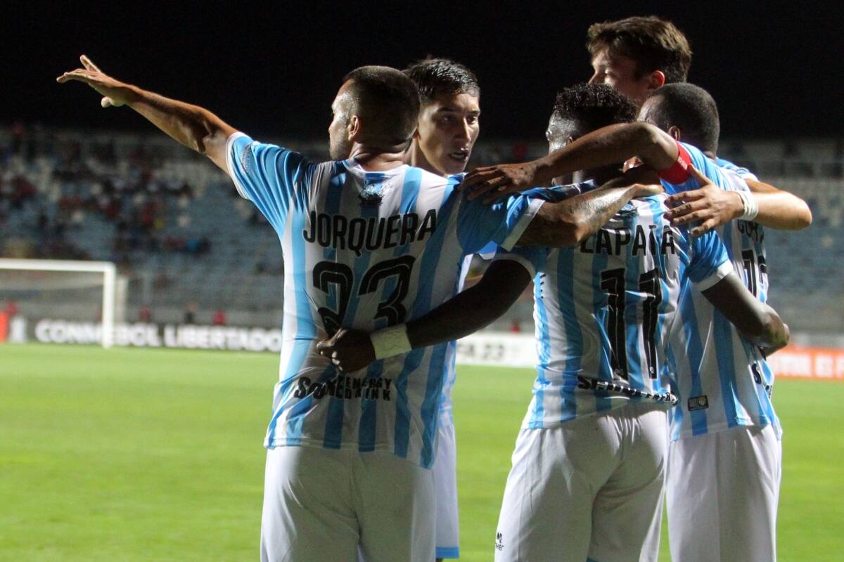 Magallanes tendrá notable gesto con sus hinchas viajeros. Foto: Aton.