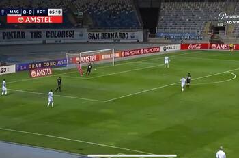 VIDEO | ¡No se puede creer! El insólito error del arquero de Magallanes en el gol de Botafogo