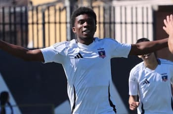 ¿Quién es Maikel Peña? El delantero chileno-colombiano que se abre paso en el primer equipo de Colo Colo