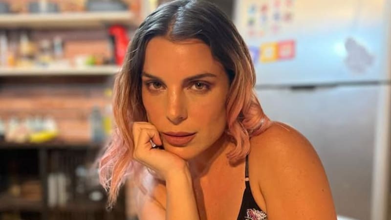 se encontraron videos de la diputada trabajando dentro del Canal 13.